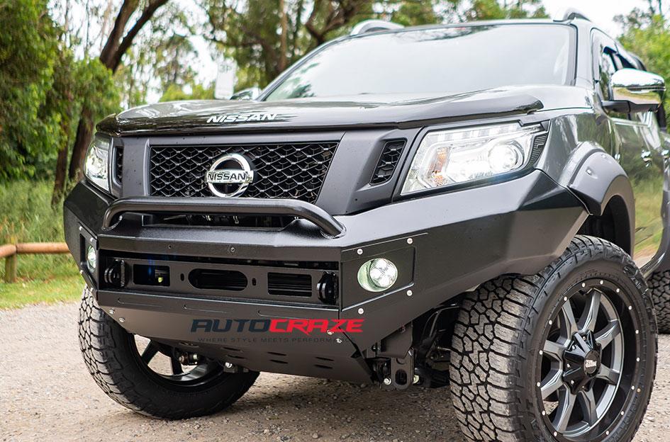 NISSAN NAVARA MO970 GLOSS GREY CENTRE WITH BLACK LIP